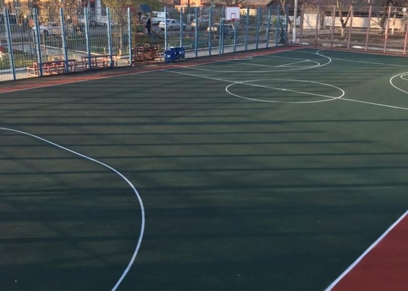 В Краснодаре построили две спортплощадки и 17 отремонтировали