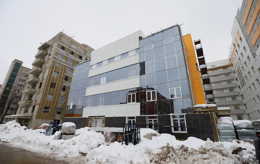 Новый корпус ККБ №1 в Краснодаре построили почти на треть