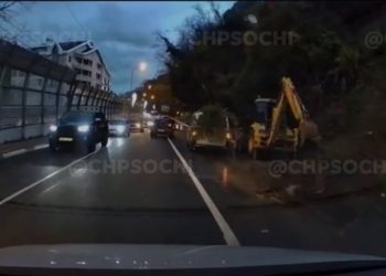 Из-за схода сели в Хостинском районе Сочи перекрыли часть дороги