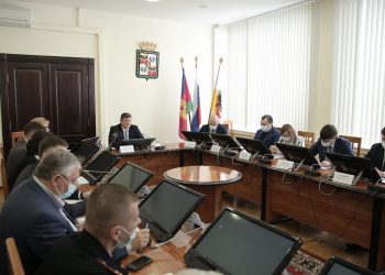 В Краснодаре проверят, как УК расчищают дворы от снега