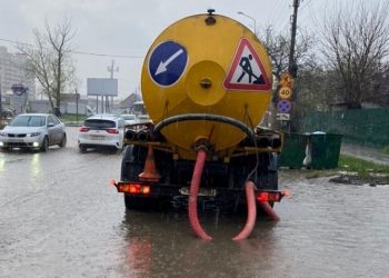 В Краснодаре ликвидируют локальные подтопления
