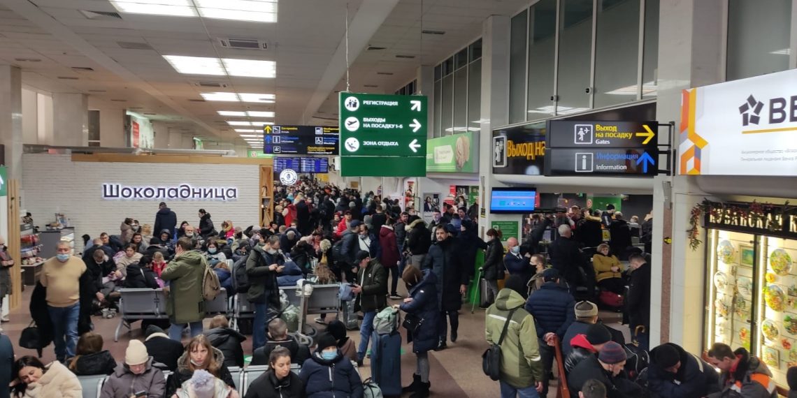 Аэропорт в Краснодаре закрыли до 12.00