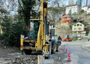 В Сочи ремонтируют улицу Санаторную
