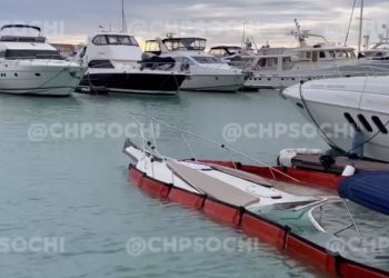 В Сочи затонуло маломерное судно