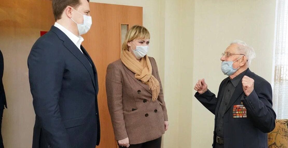 В Сочи 100-летний Герой России получил новогодние поздравления лично от мэра