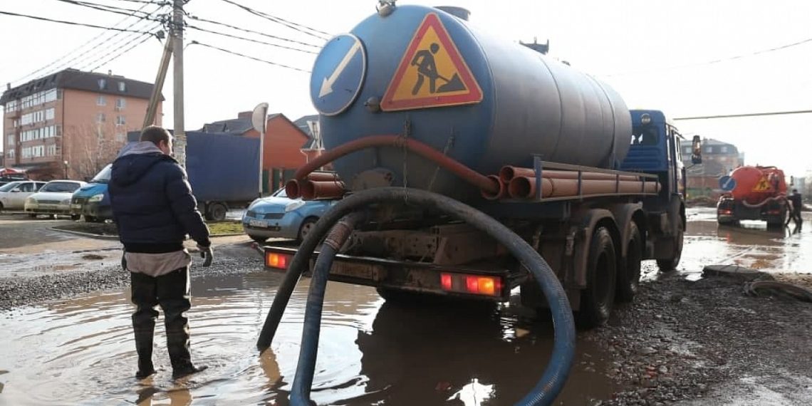 В Краснодаре ликвидируют локальные подтопления