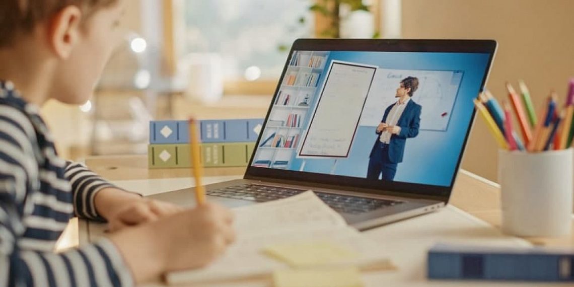 В понедельник краснодарским школьникам объявили выходной