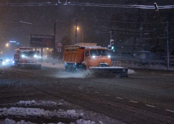В Краснодаре очистили от снега более 170 участков дорог