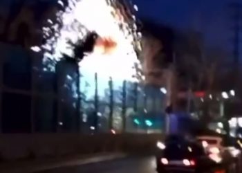 В Сочи заискрились и взорвались провода