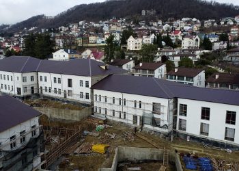 Школу в сочинской Мамайке построили на 65%