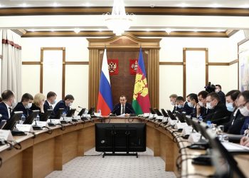 Кондратьев поручил ввести единые градостроительные нормативы