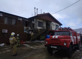 На Кубани горел гостевой дом: эвакуировали 35 человек
