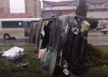 В Анапе задержали водителя, который опрокинулся на Land Rover