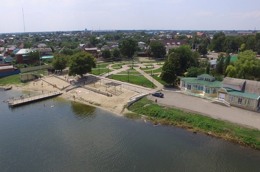 В станице Каневской реконструируют набережную