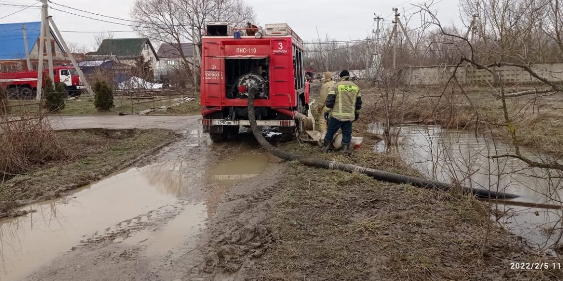 На Кубани освободили от воды 17 населенных пунктов