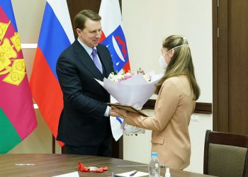 Сочинской спортсменке, завоевавшей серебро в Пекине, вручили две квартиры