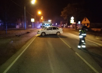 На Кубани ВАЗ врезался в легковушку и машину скорой помощи