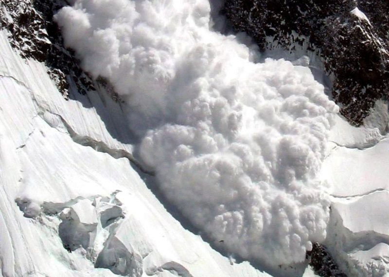 В Сочи объявили штормовое предупреждение из-за лавин