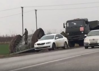 На Кубани опрокинулась бронированная эвакуационная машина