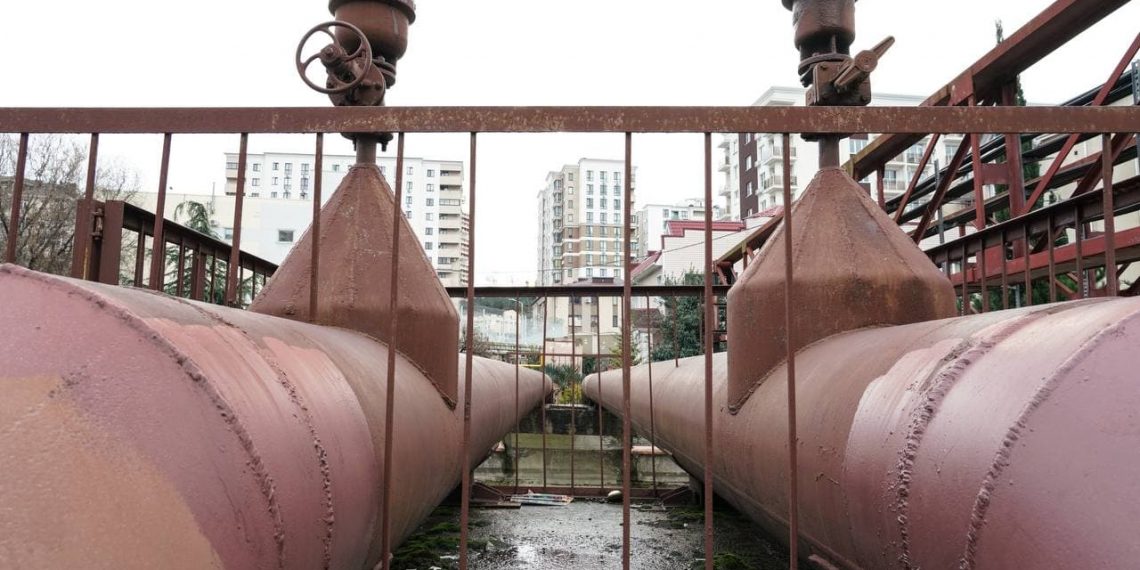 В Сочи реконструируют канализационный коллектор на Мамайке