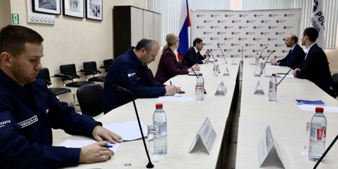 В «Сириусе» состоялась рабочая встреча первого заместителя генерального директора компании «Россети Кубань» Эдгара Армаганяна и главы администрации федеральной территории «Сириус» Дмитрия Плишкина