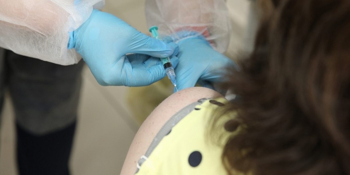 В Краснодаре более 674 тысяч человек привились от коронавируса