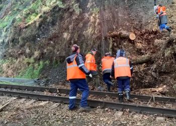 На Кубани из-за селя приостановили движение поездов