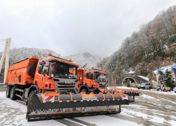 Кубанские дороги расчищали 103 единицы техники