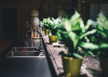 В Лоо и окрестностях более 10 тысяч человек могут остаться без воды