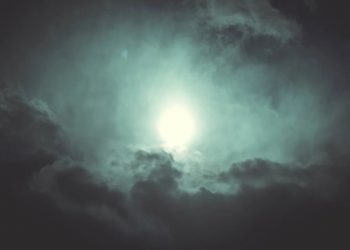 На Кубани снесло ветром крышу еще одной школы