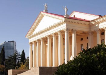 В Сочи могут провести национальный кинофестиваль