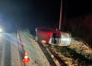 На Кубани водитель без прав опрокинулся на «Ладе»