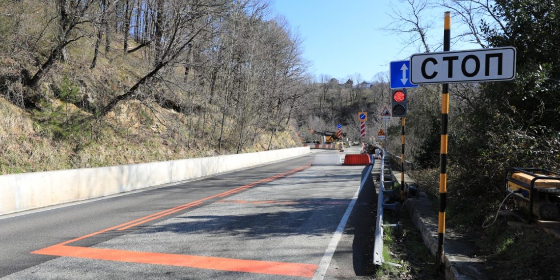На федеральной трассе в Сочи ввели реверс