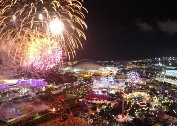 В афишу майских праздников в Сочи Парке включат ежедневный фейерверк