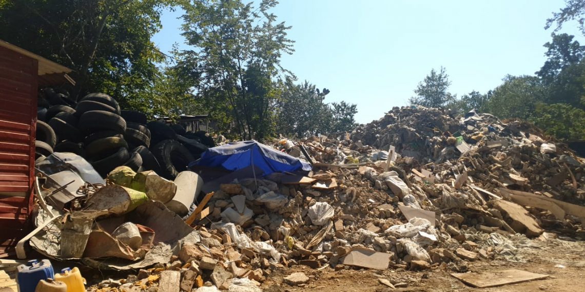 В Краснодаре обнаружили незаконную свалку
