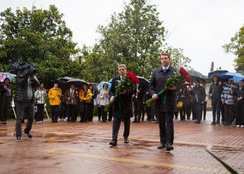 Копайгородский возложил цветы к бюсту космонавта Севастьянова