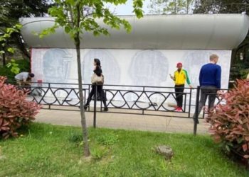 В Сочи закрасили граффити с группой Beatles