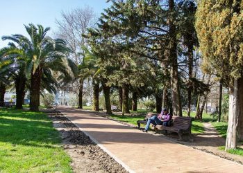 В Сочи благоустроили сквер на улице 60 ВЛКСМ