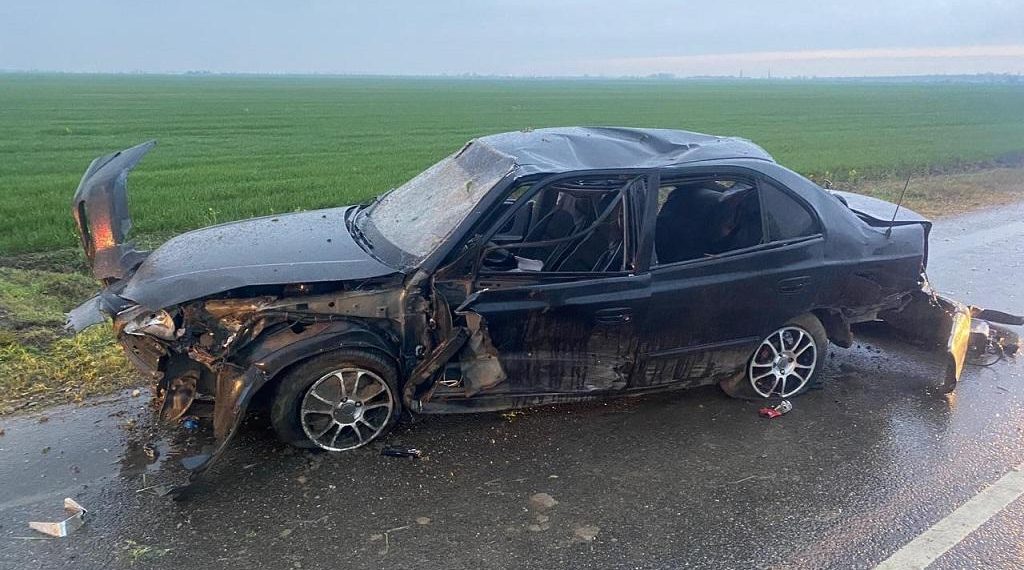 На Кубани опрокинулась иномарка: погиб водитель