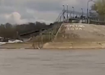 На гидроузле на Кубани обрушился участок дороги