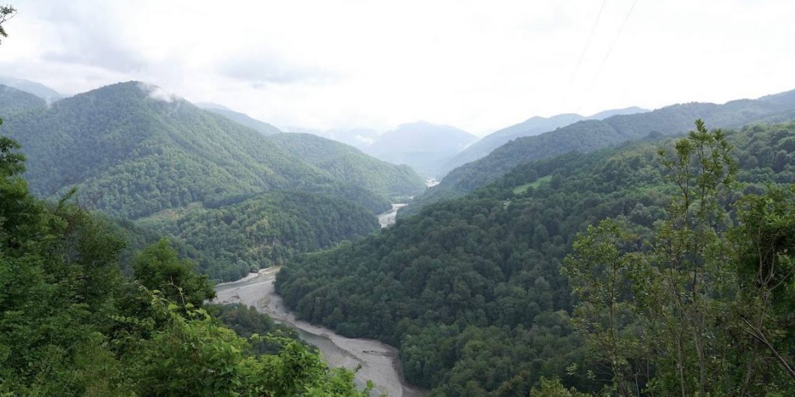 В Сочи готовятся к предстоящей непогоде