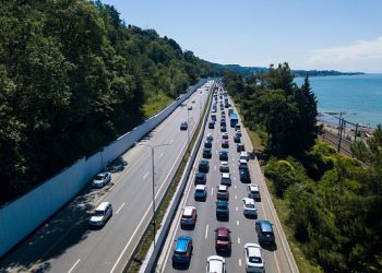 В Сочи 175 человек готовят дороги  к сезону