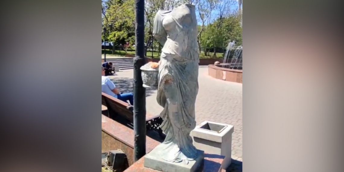 В Новороссийске вандалы украли у статуи голову и руки