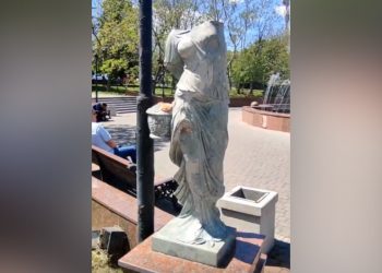 В Новороссийске вандалы украли у статуи голову и руки