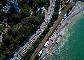 В Сочи нужно восстановить 300 подпорных стен