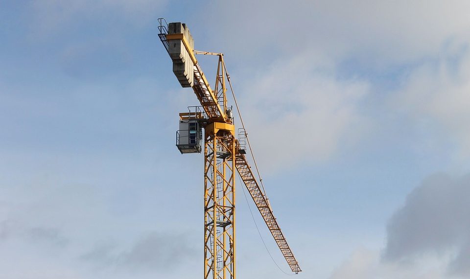 Прокуратура проверит информацию о забастовке крановщика на Кубани