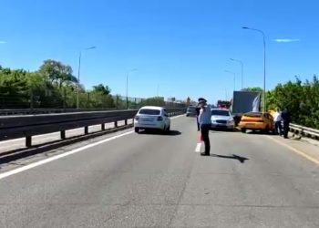 В Краснодаре ВАЗ насмерть сбил дорожного рабочего