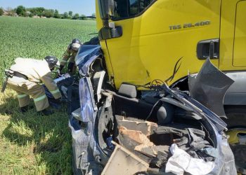 На Кубани Mazda врезалась в MAN: погибли три человека