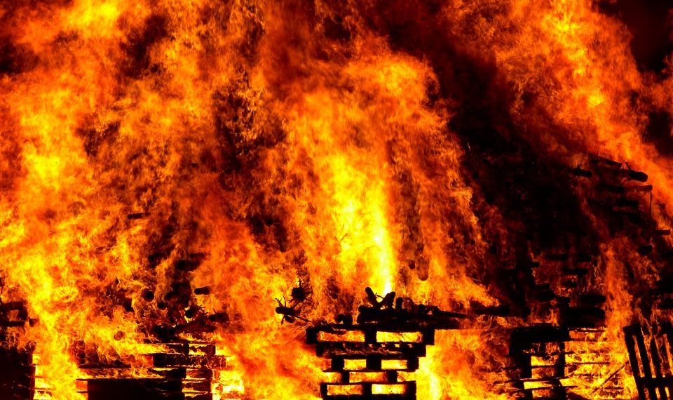 На Кубани горел дом: погиб 63-летний мужчина