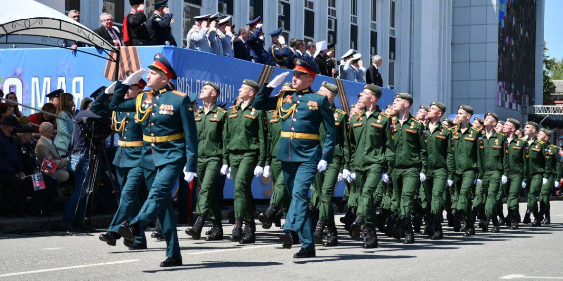 На парад в Краснодаре пришли 30 тысяч человек